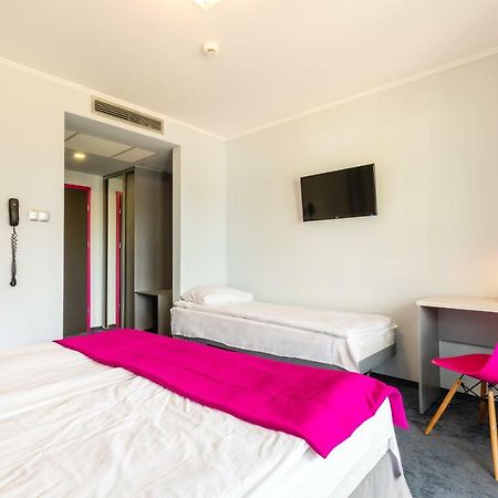Hotel Perlowy Окунинка Экстерьер фото