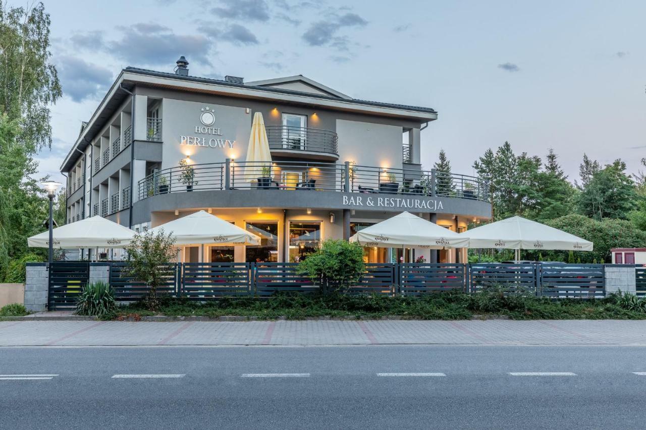 Hotel Perlowy Окунинка Экстерьер фото
