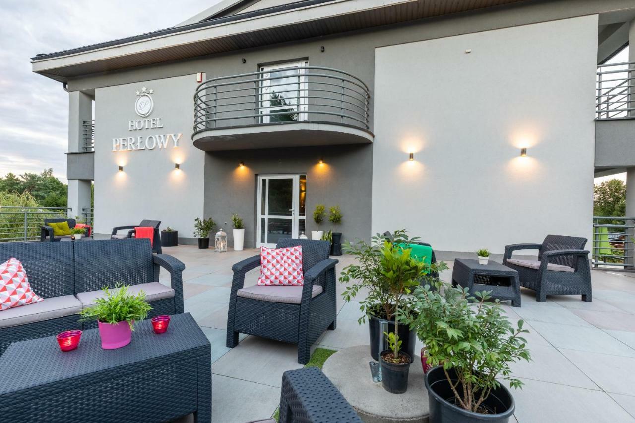 Hotel Perlowy Окунинка Экстерьер фото
