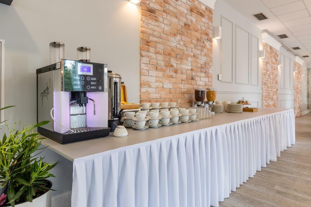 Hotel Perlowy Окунинка Экстерьер фото